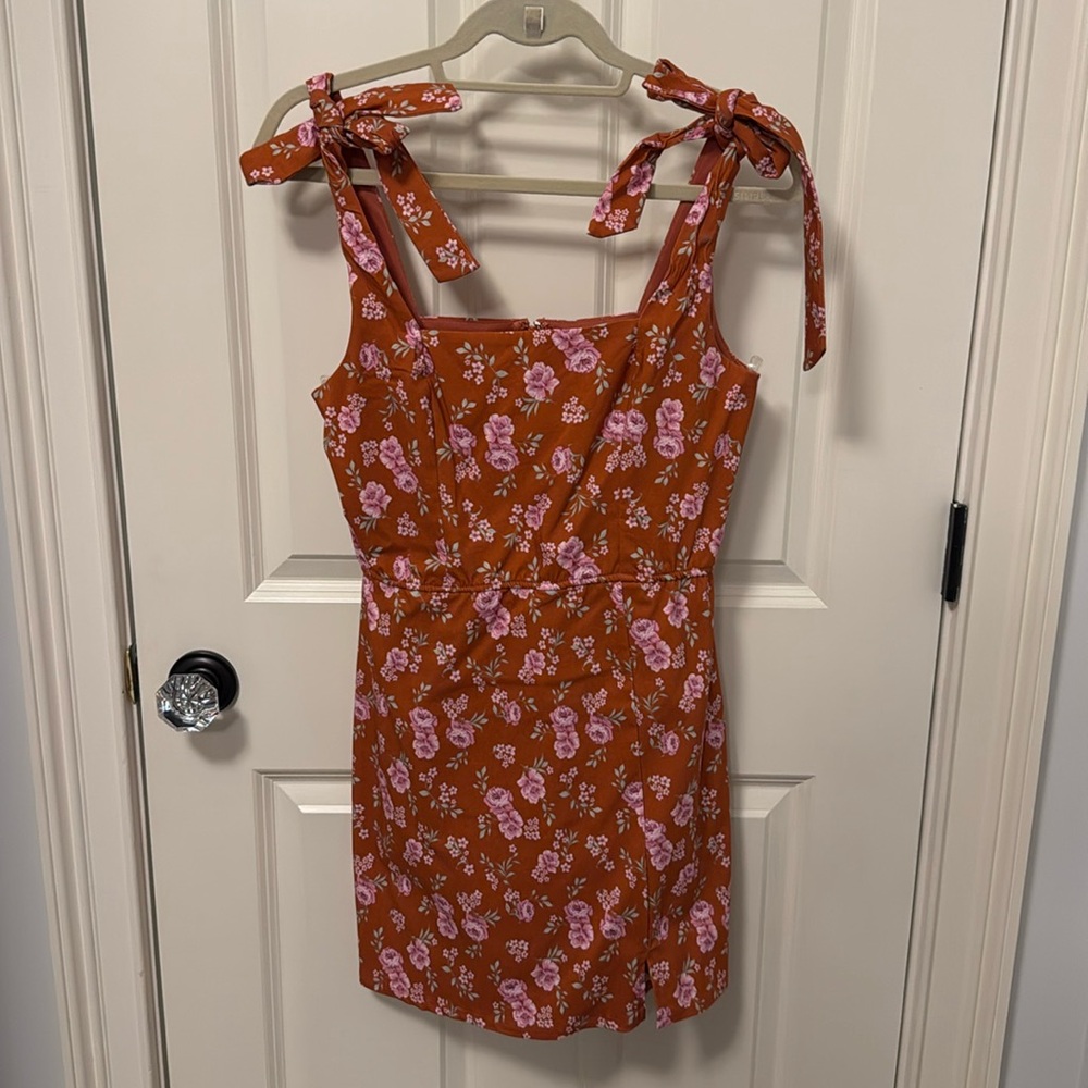 Altar’d state floral dress.  NWOT